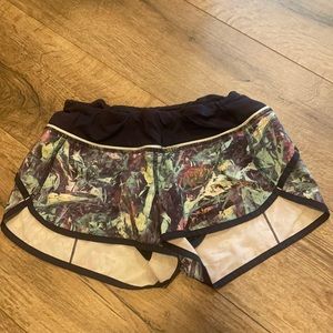 Jungle print size 4 Lululemon Shorts